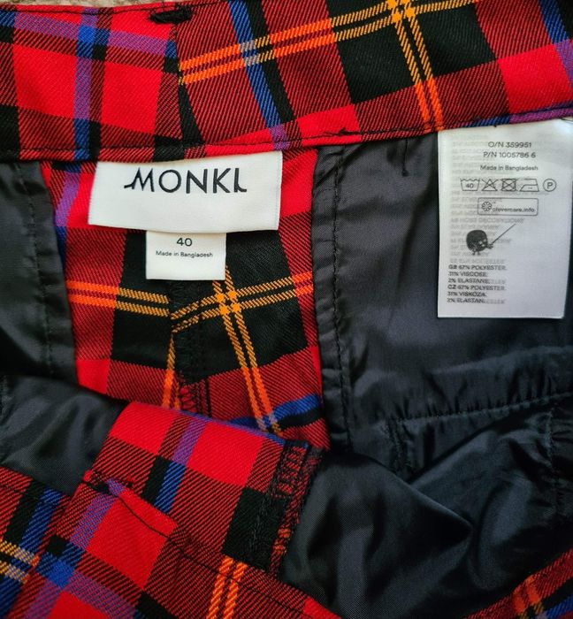 Pantaloni dama diverse mărimi și modele