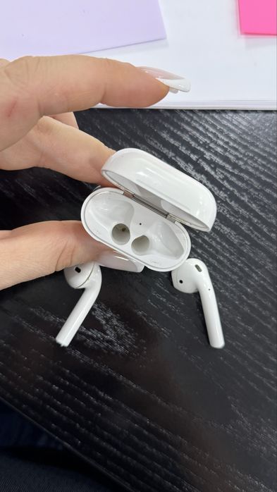 AirPods наушники