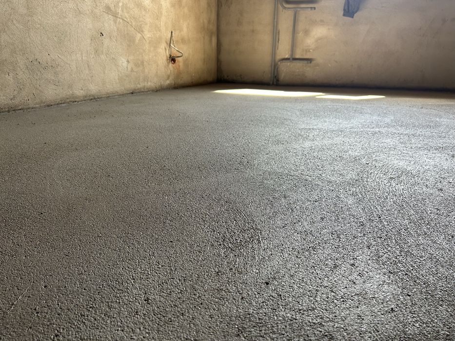 Стяжка полусухая