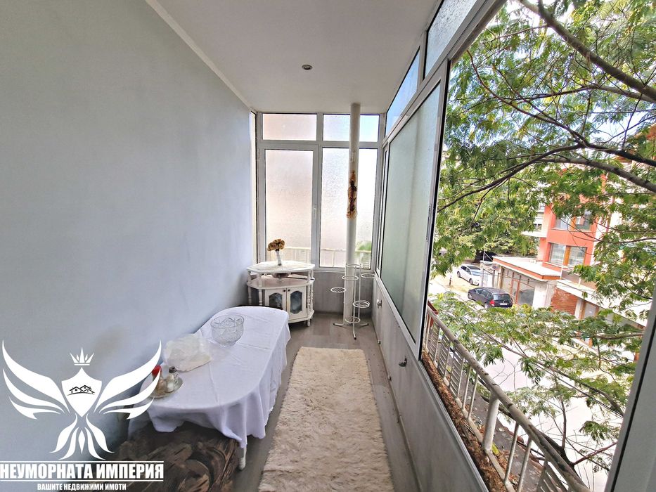 Продавам тристаен 128кв. с тавански етаж 128кв. гр.Асеновград Център