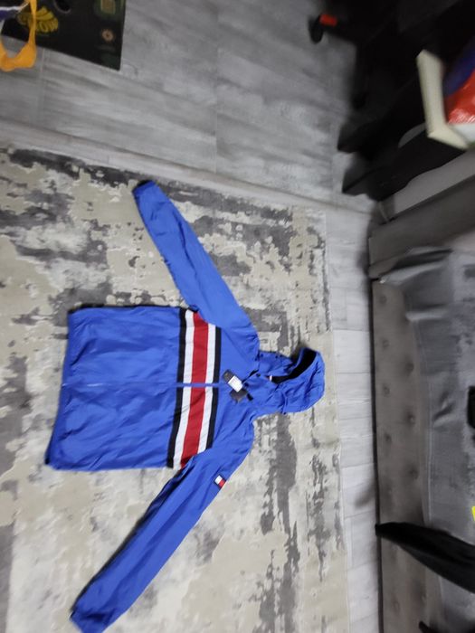 Vind Geaca Tommy Hiflingher