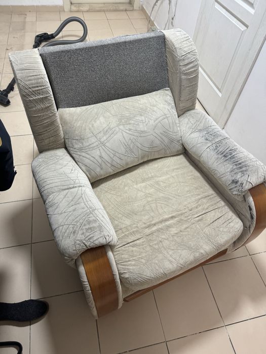 Кресло , диван бесплатно