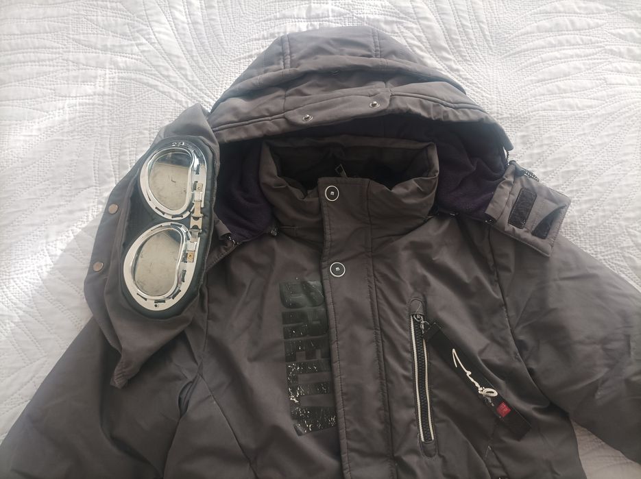 Продам куртку со съемными очками