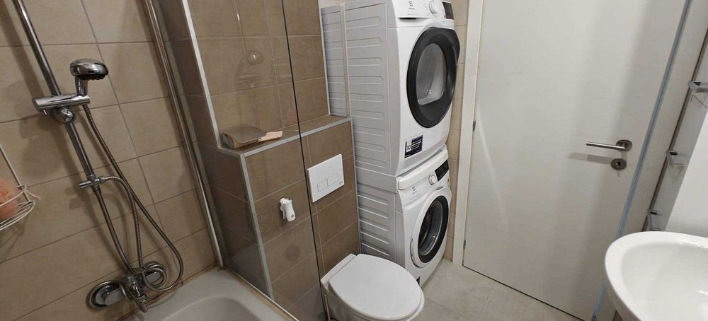 Inchiriere apartament 3 camere | 74 mp | Parcare subterană inclusă | 2 băi | Otopeni