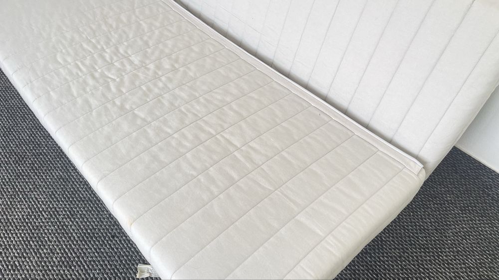 Pat ikea beddinge cu saltele , somiere si huse originale stare foarte buna