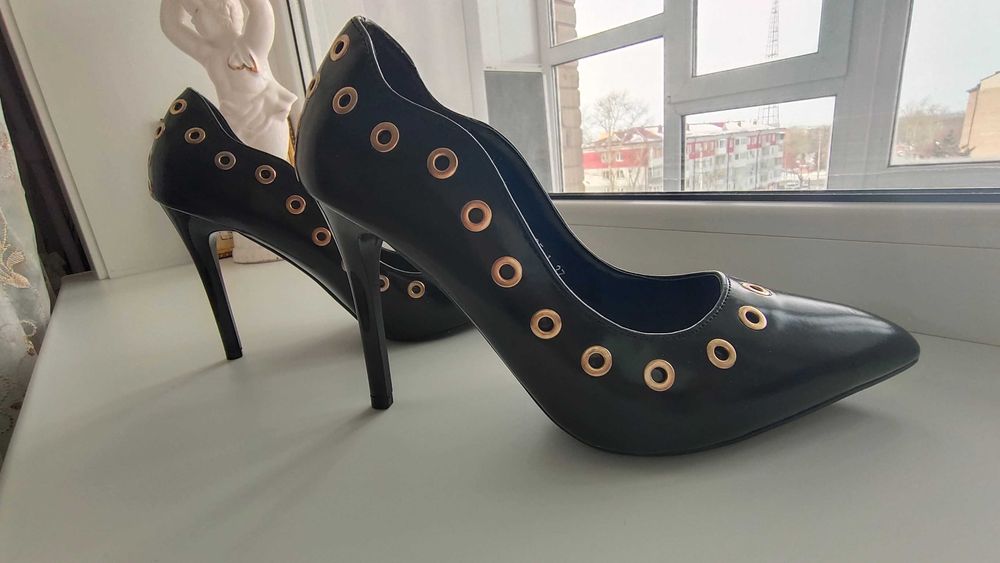 модные новые туфли