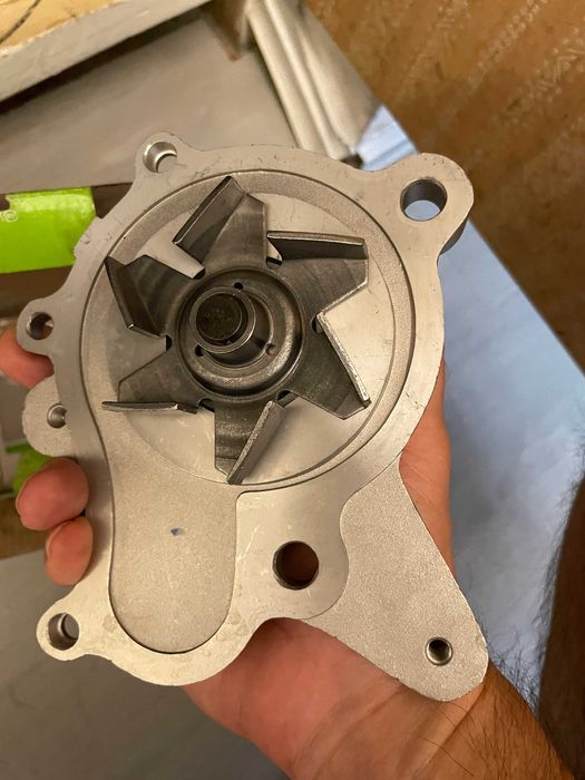 Водна помпа Хюндай, жило за Спринтер и тампони за 300C