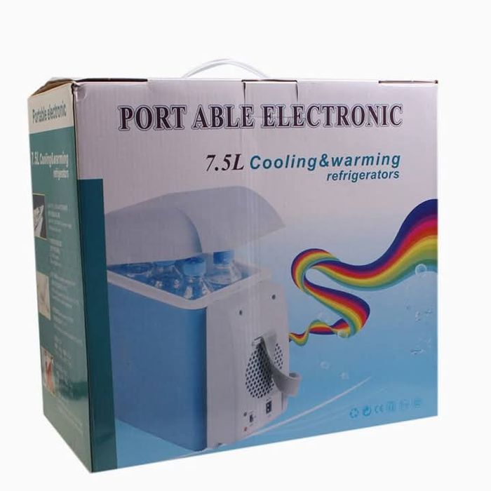 Хладилник за автомобил с функции за топло и студено.