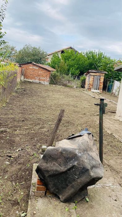 Почистване на дворове апартаменти и други