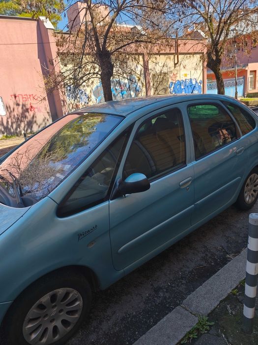 Автомобил Ситроен Ксара Пикасо