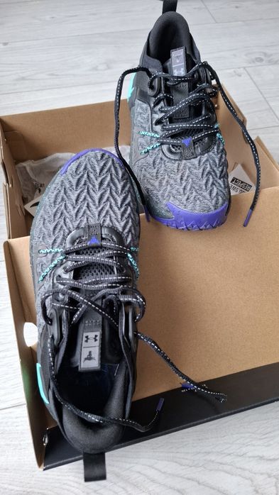 Дамски маратонки under armour