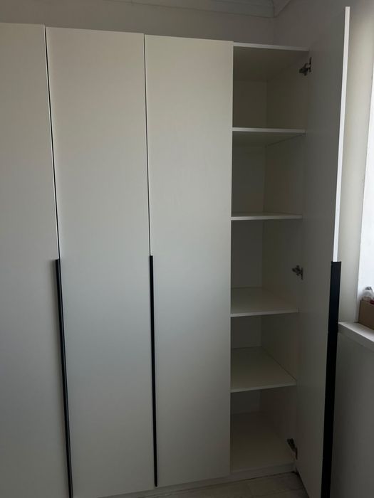 Продается распашной шкаф,160*221