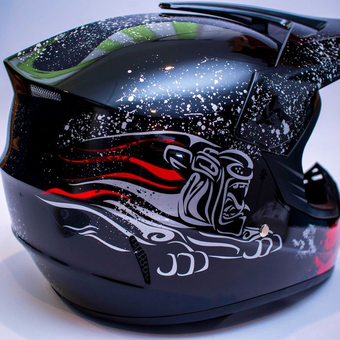 Каска подходяща за мотокрос , планински велосипед , ел. тротинетка