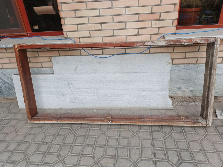 Eshiklar sotiladi 2 ta