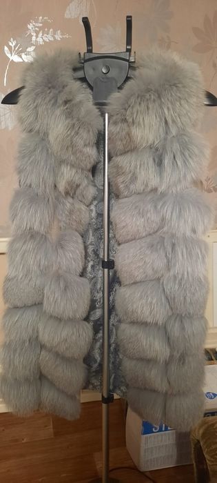 Продам два Жилета