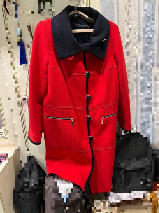 Продам платье, пальто 52-54