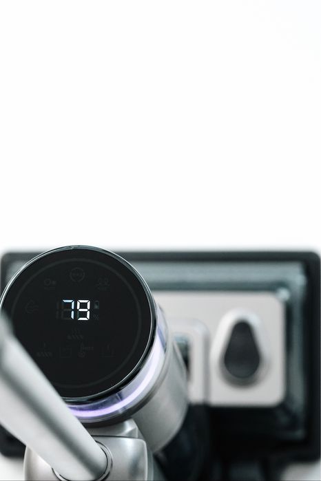 Вертикальный моющий пылесос Nomi A1