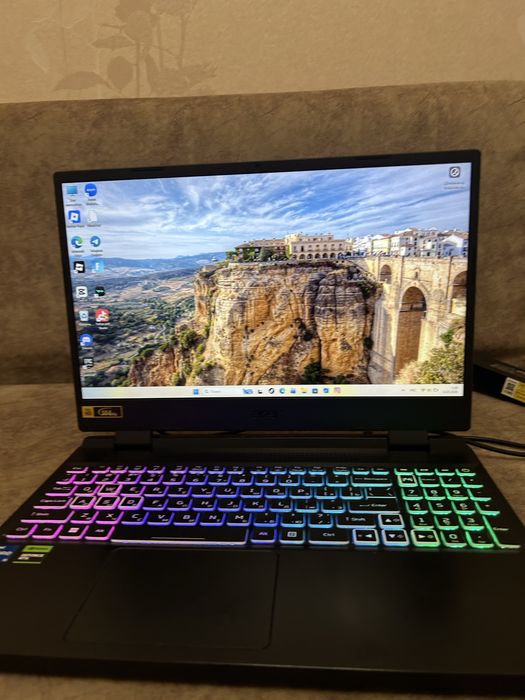 Продам или обменяю на айфон 16 или на 17 игровой ноут бук