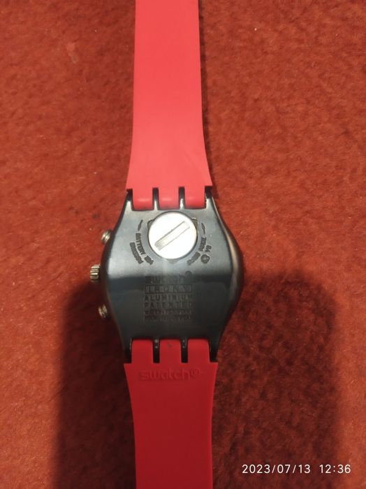 Продаеться swatch.