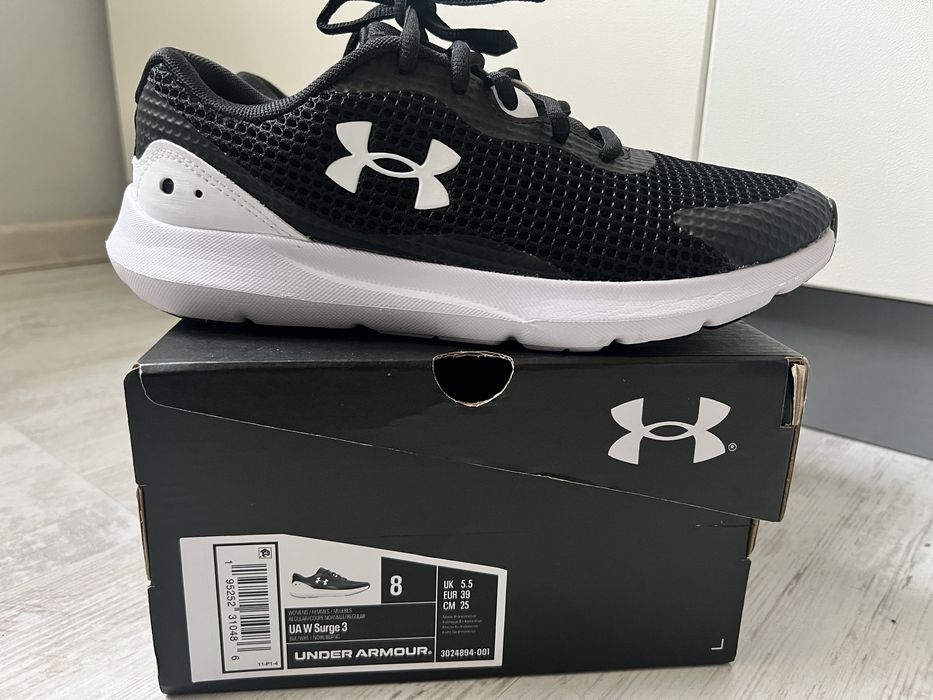 Черни маратонки Under Armour номер 39