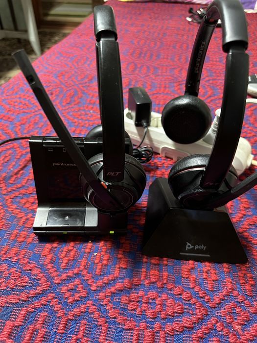 Căști call-center Plantronics Poly savi 8200 cu bază
