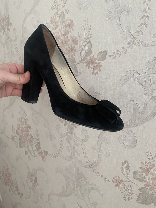 Туфли замшевые на каблуке