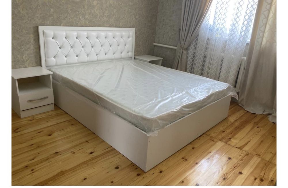 Белый двухспальный Кровать