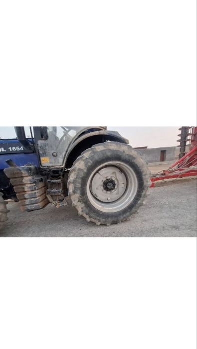 Traktor Lovol 1654