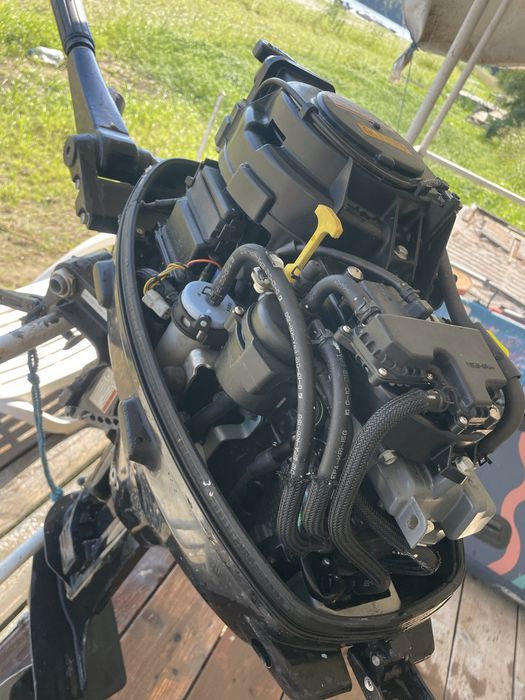 Vand barca cu motor suzuki 15cp