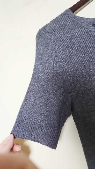 Трикотажна рокля Calvin Klein сива