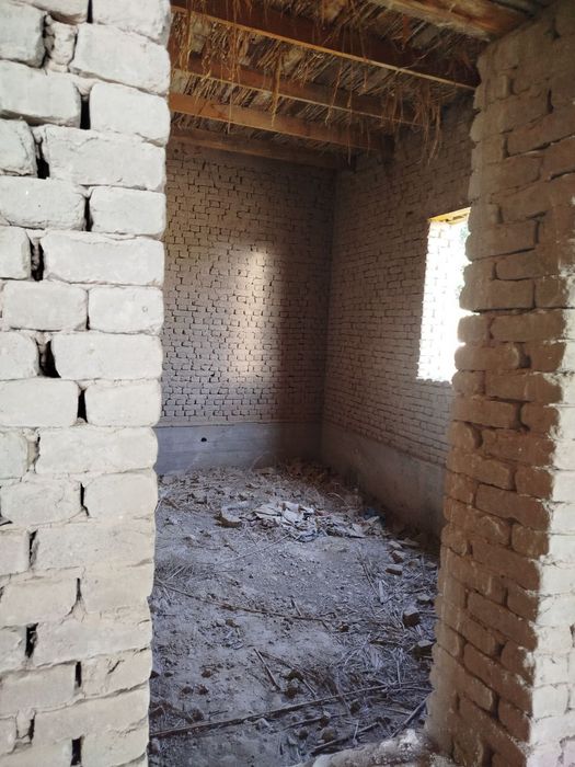 Курилиши битмаган уй сотилади