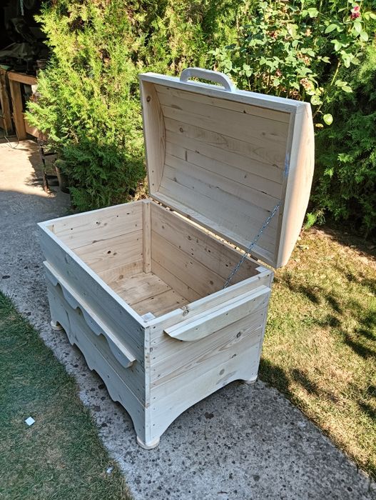 Tâmplărie din lemn, lustre, și alte lucruri minunate .