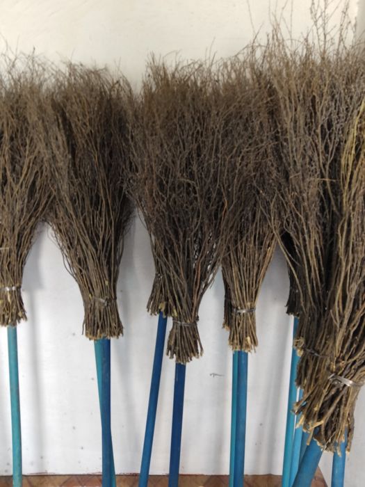 Метла ручной работы