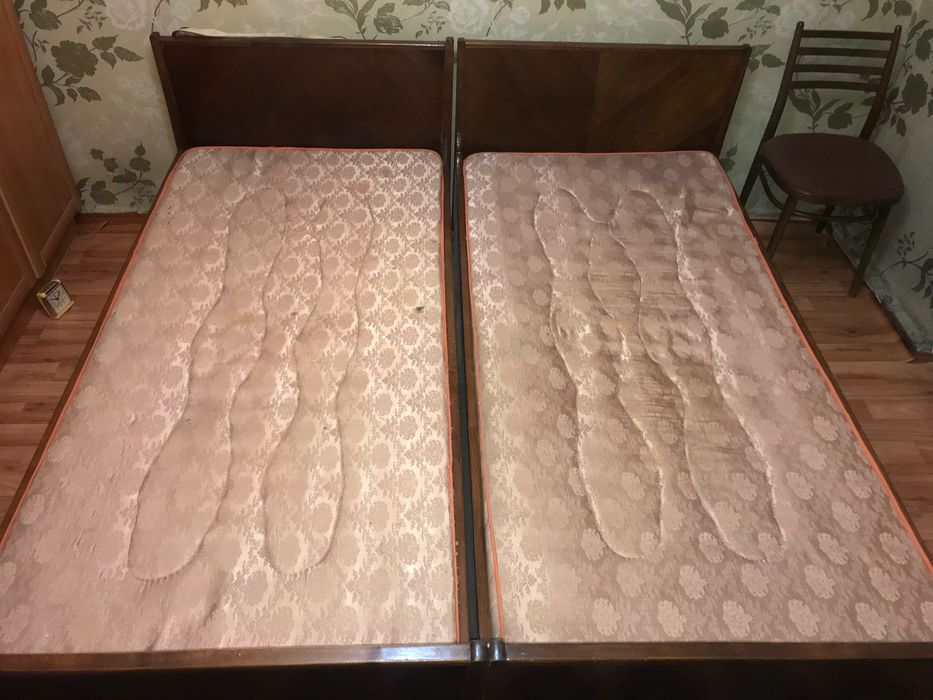 Кровать палированая деревяная