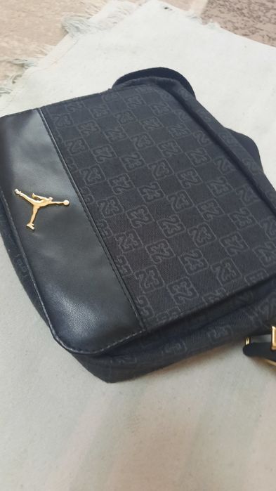 Продам сумку  Jordan