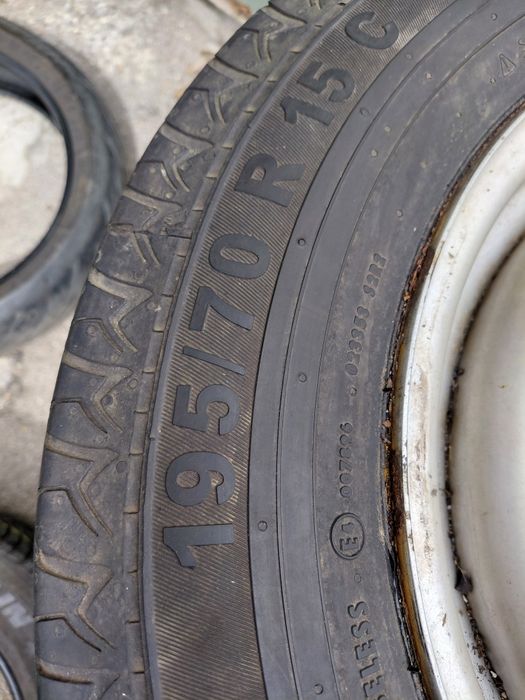 195/70/15"С Semperit 4бр.гуми с джанти VW  t5