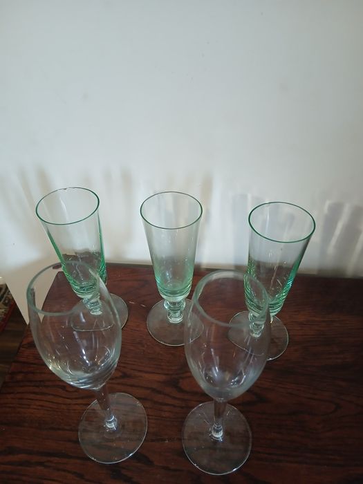 Vand 5 pahare vintage anii 80 stare perfecta