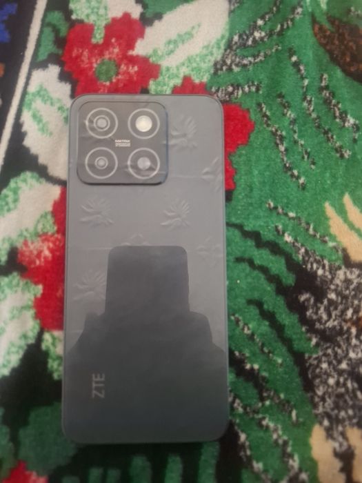 Telefonul merge bine să luați la Țițești telefonul se numește ZTE