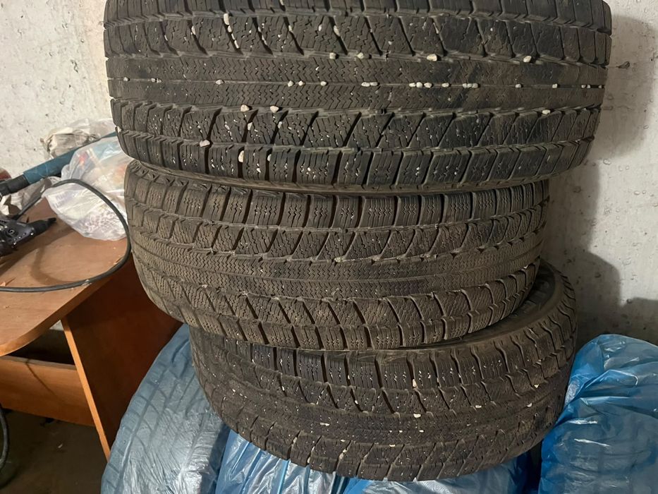 Зимние шины  195/65 R15