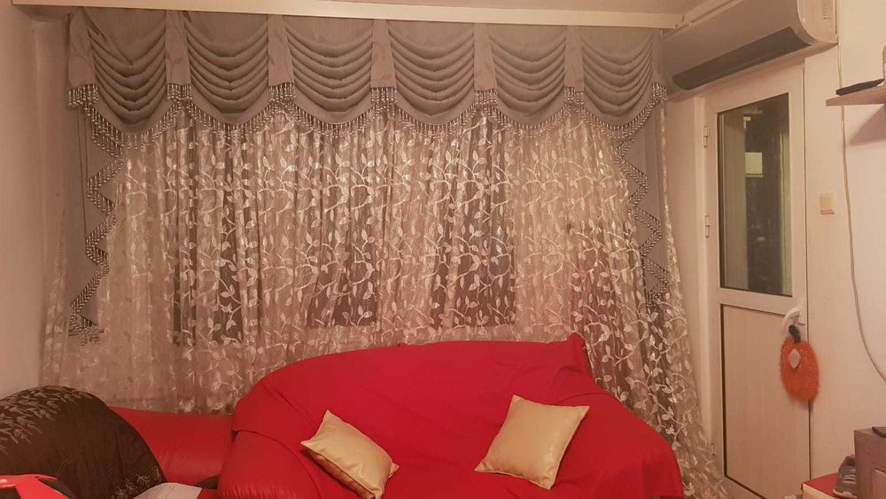 Inchiriez apartament 3 camere, decomandate. Chirie avans 3 luni