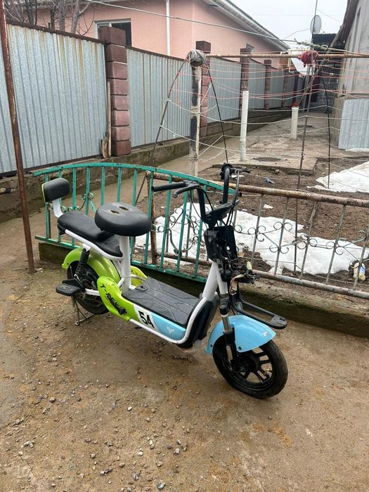 Продам скутр на зап