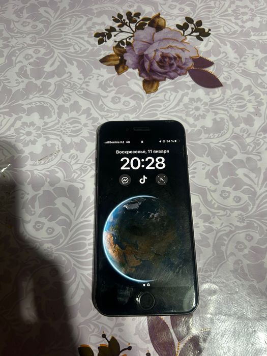 Продам Айфон 8 в идеальном состояний