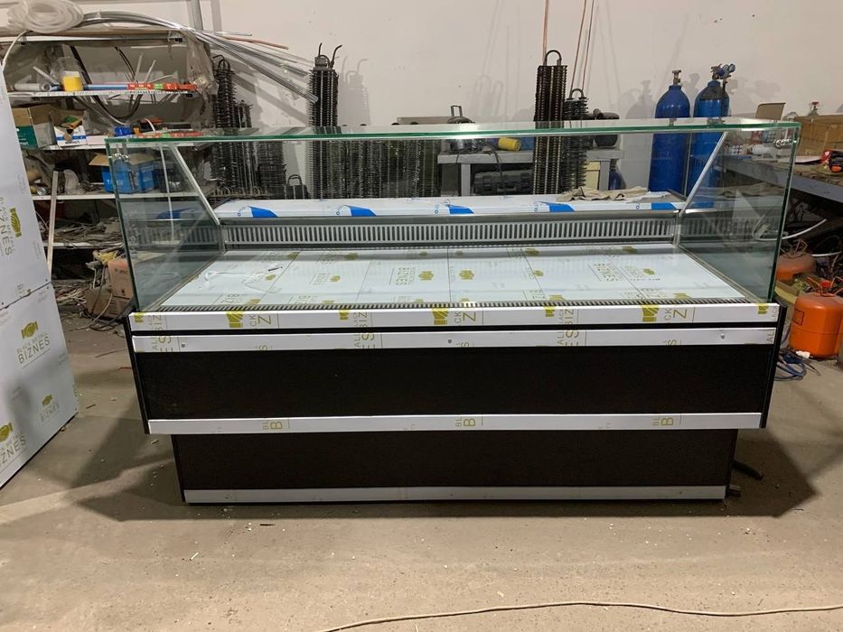 Гушт ва калбаса махсулотлари учун витрина холодильник