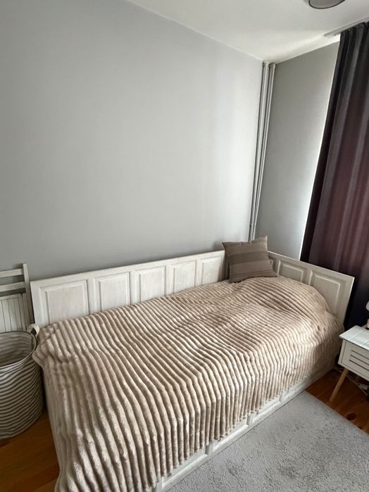 Дървено легло с матрак