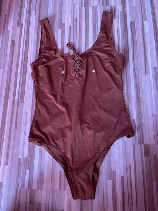 Велурен цял бански