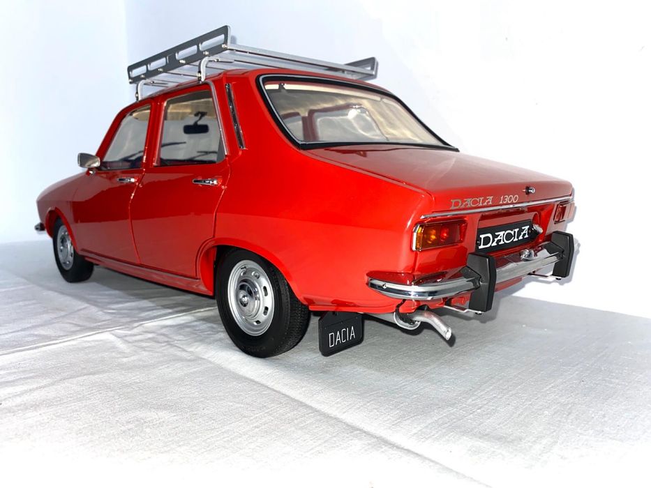 DACIA 1300 machetă auto scara 1:8 impecabilă construită