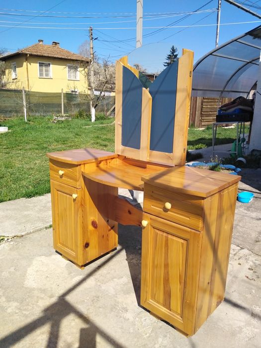 Продавам тоалетка от чам