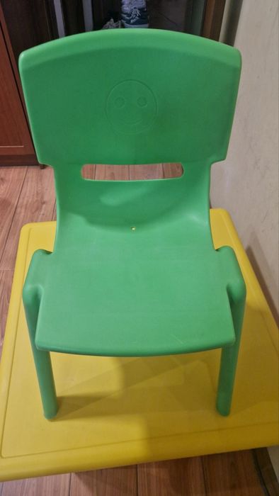 Детска маса със столчета