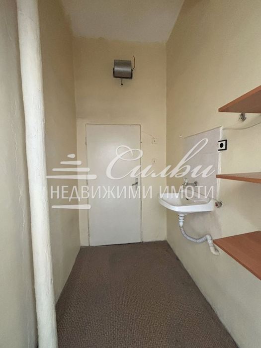 Дава се под наем Офис в Шумен, Център - 18 кв.м за 127.5 € - Снимка #2