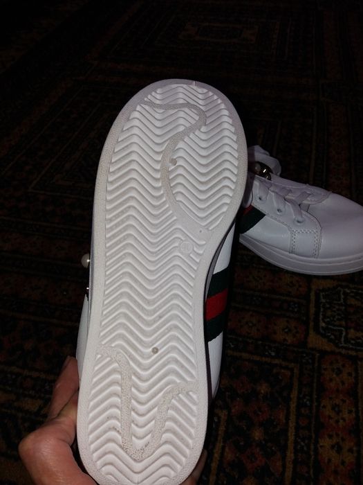 Кроссовки белые раз.38